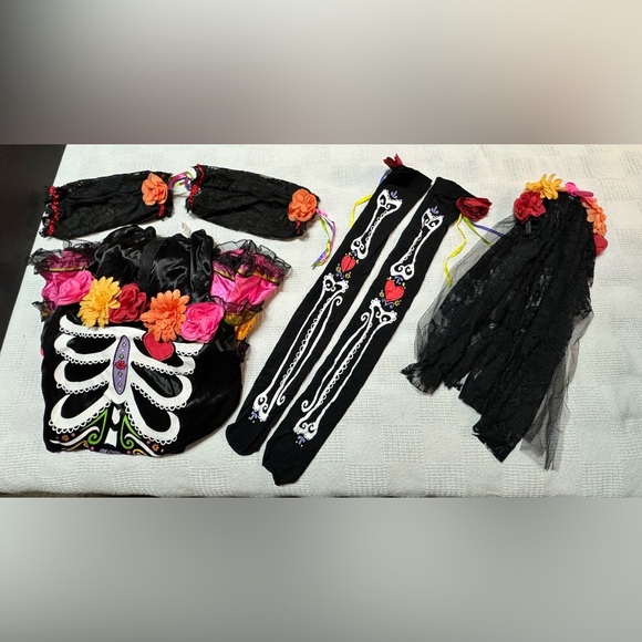 DAY OF THE DEAD SEÑORITA - Picture 9 of 12